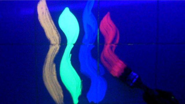 Les peintures fluorescentes ou Blacklight – Peintures StardustColors