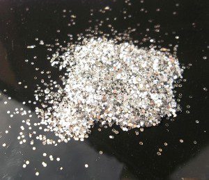 réaliser une peinture à paillettes