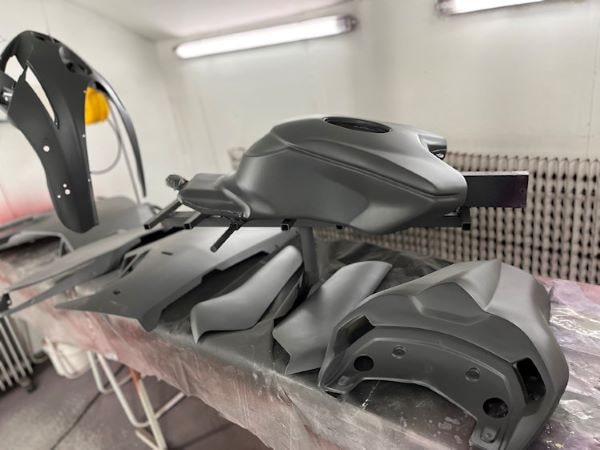 Peinture apprêt noir ducati sbk 