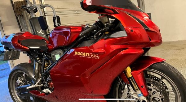 remontage carénage ducati999s après peinture