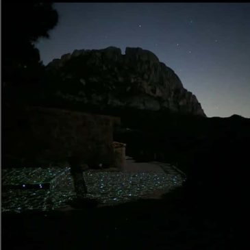 Faire un sol extérieur phosphorescent avec des pierres, cailloux et graviers phosphorescents