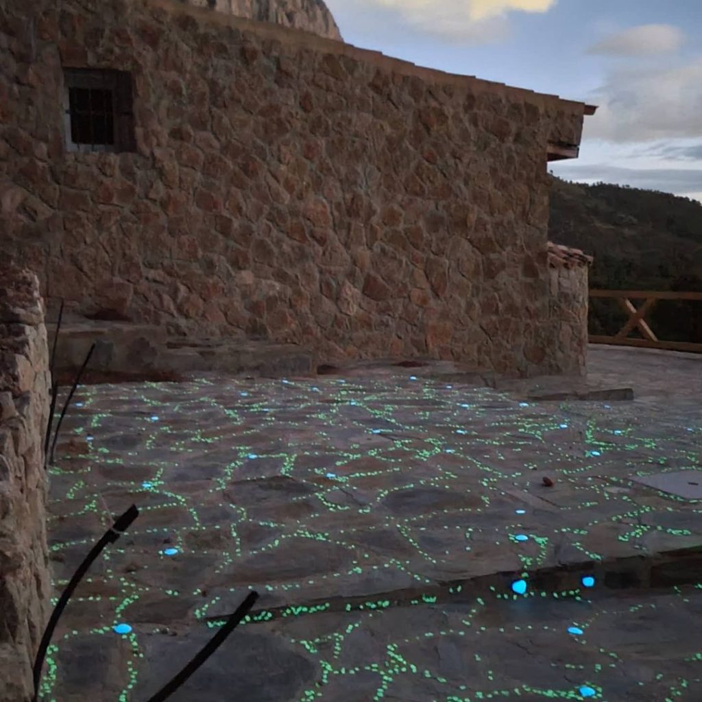 Faire un sol extérieur phosphorescent avec des pierres, cailloux et — free download