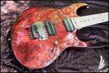 Guitare « Magma » réaliser avec peinture Marblizer et Candy Rouge