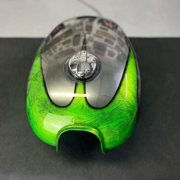 Cristaliseur et candy Vert lime – peinture Custom sur réservoir par @imbry