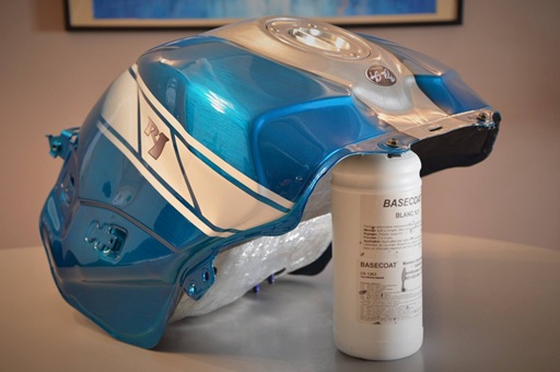 Comment réaliser une peinture avec aspect métal brossé ?