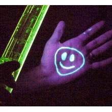 Les peintures fluorescentes UV