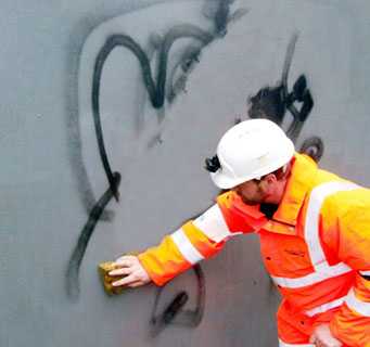 Peinture et vernis anti-graffiti